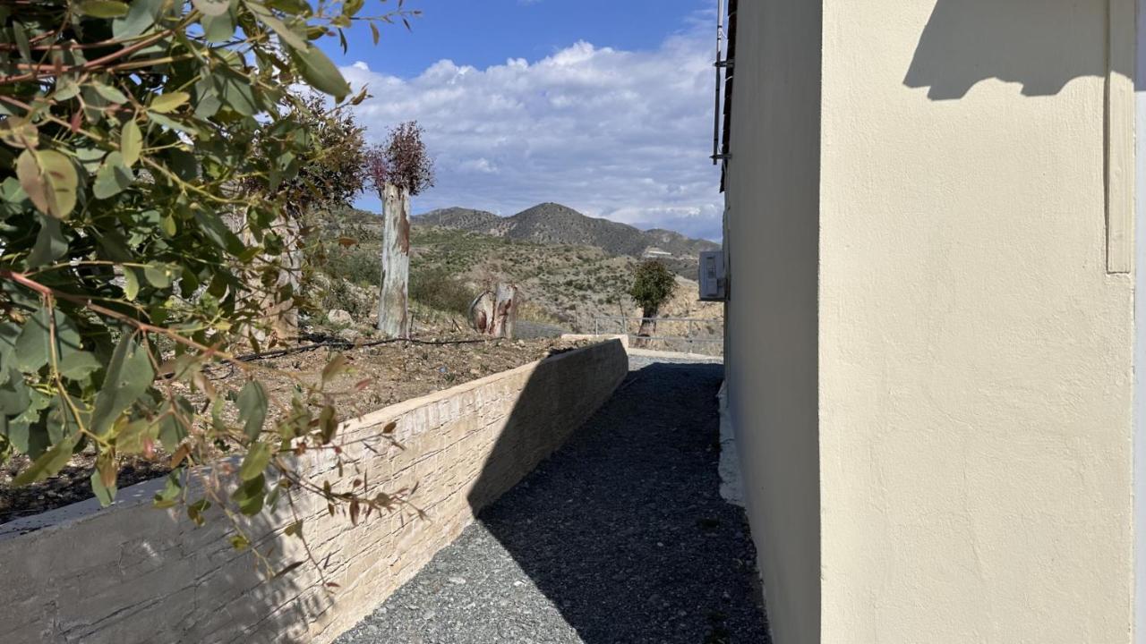 Sfinias Apartments Kaloi Limenes Exterior photo