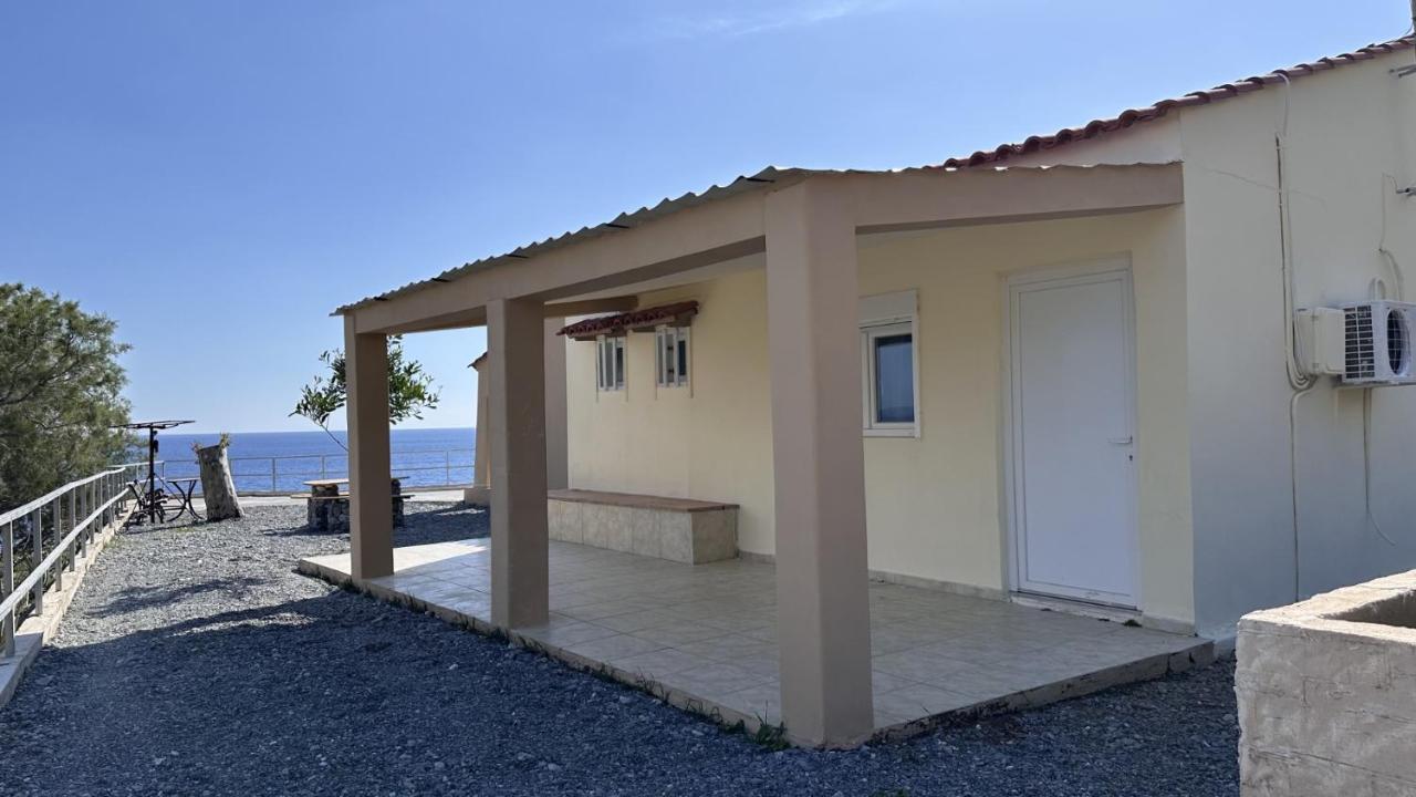 Sfinias Apartments Kaloi Limenes Exterior photo
