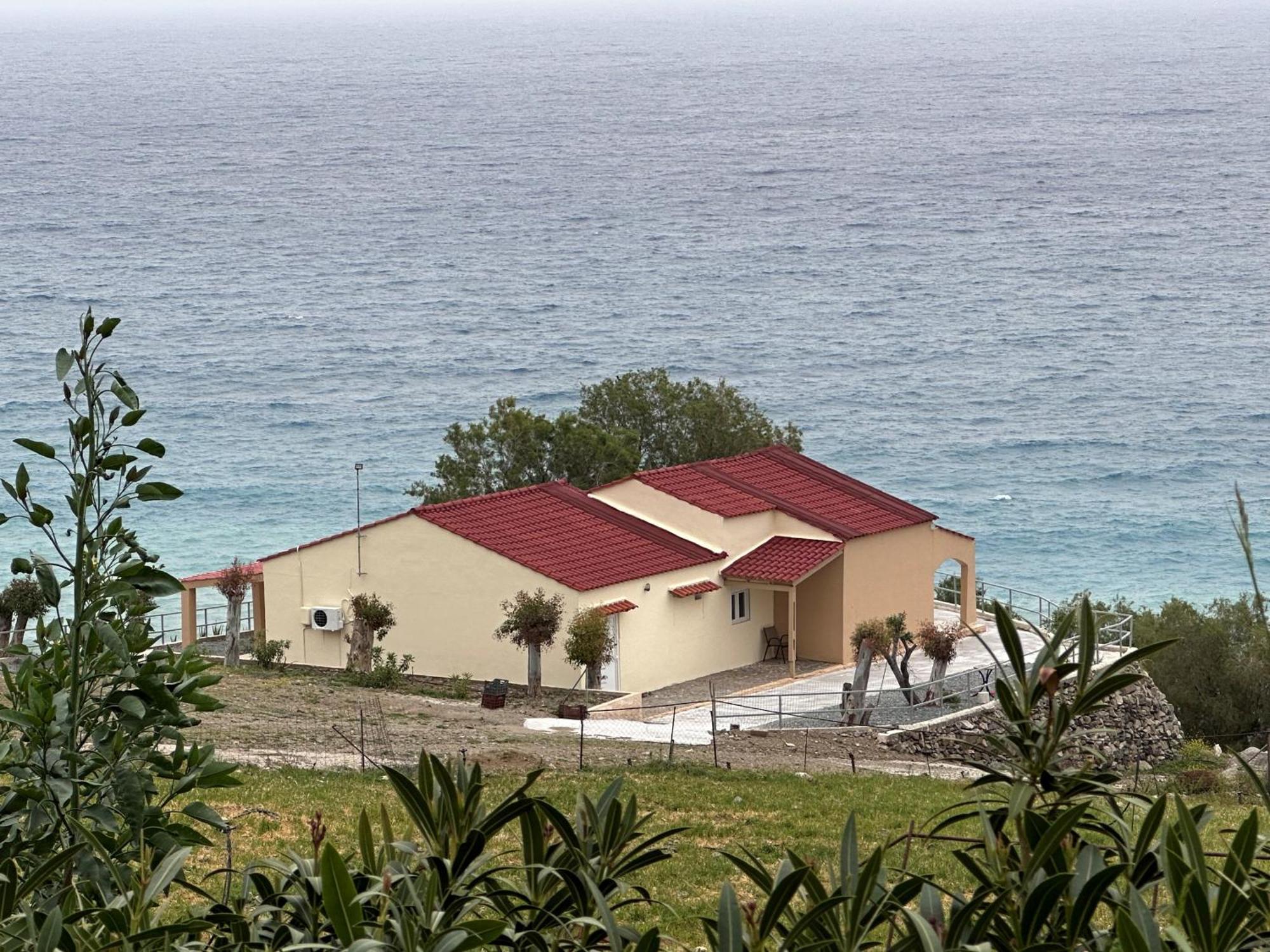 Sfinias Apartments Kaloi Limenes Exterior photo