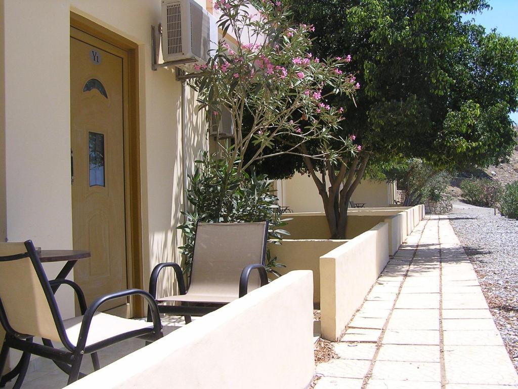 Sfinias Apartments Kaloi Limenes Exterior photo