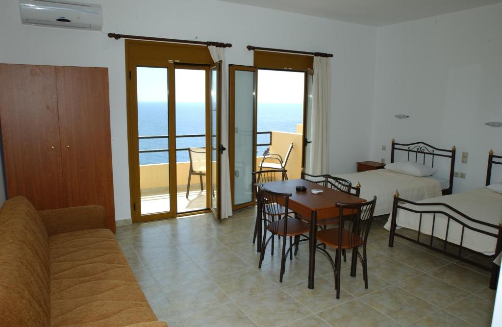 Sfinias Apartments Kaloi Limenes Room photo