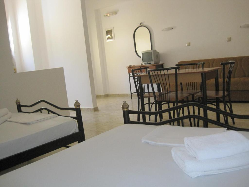 Sfinias Apartments Kaloi Limenes Room photo