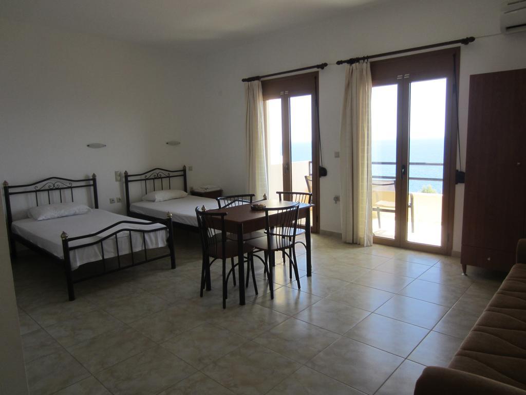 Sfinias Apartments Kaloi Limenes Exterior photo