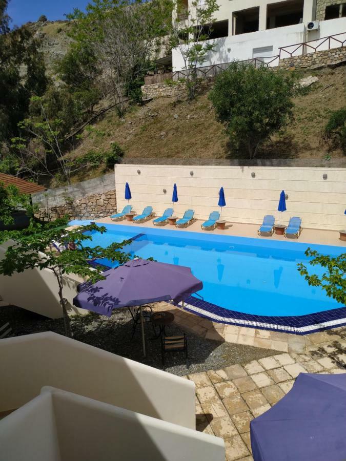 Sfinias Apartments Kaloi Limenes Exterior photo